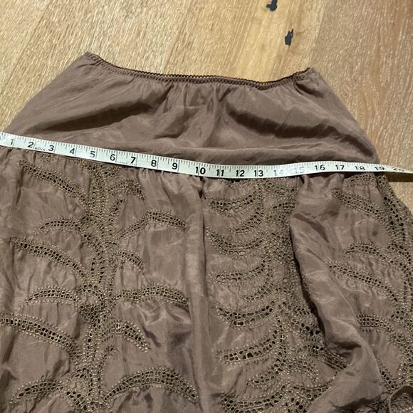 Gold hawk taupe silk skirt with two under layers-Small - Picture 5 of 9